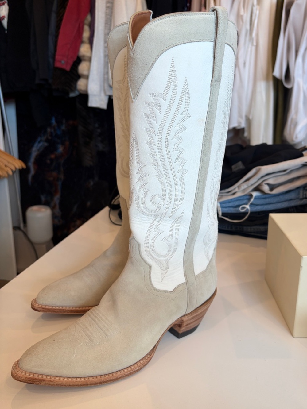 Classic Women's White and Cream Western Boots Kemo Sabe Grit bone Lindsay
